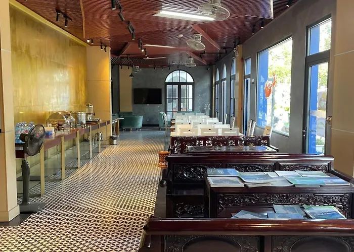 Khách sạn Aristo Hạ Long