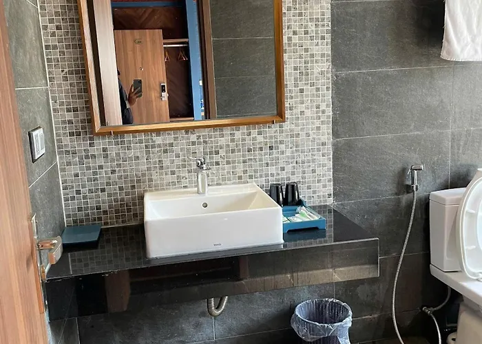 Khách sạn Aristo 3*
