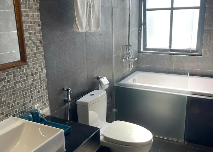 Khách sạn Aristo 3*