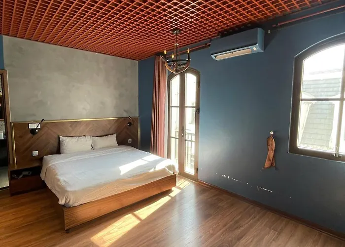 Khách sạn Aristo 3*